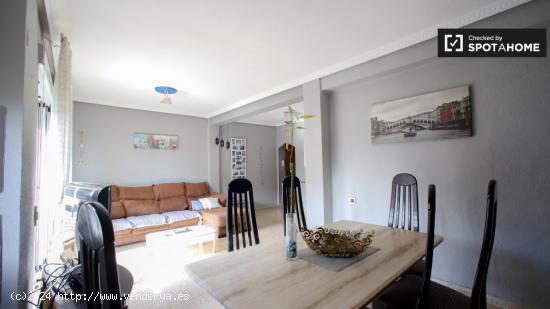 Hermoso apartamento de 2 dormitorios en alquiler en Poblats Marítims - VALENCIA