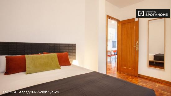 Habitaciones en alquiler en apartamento moderno de 10 dormitorios en Ciudad Lineal - MADRID