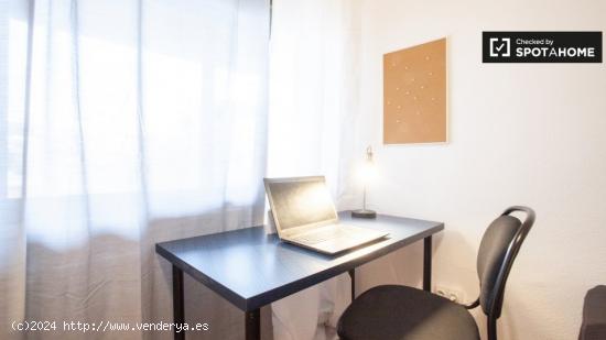 Habitaciones en alquiler en apartamento moderno de 10 dormitorios en Ciudad Lineal - MADRID