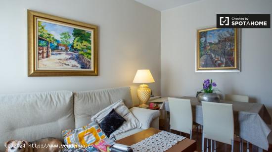 Acogedora habitación en alquiler en apartamento de 3 dormitorios en Barcelona. - BARCELONA