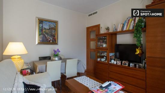 Acogedora habitación en alquiler en apartamento de 3 dormitorios en Barcelona. - BARCELONA