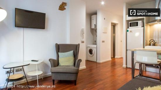 Elegante apartamento de 1 dormitorio con balcón y aire acondicionado en alquiler cerca del metro en