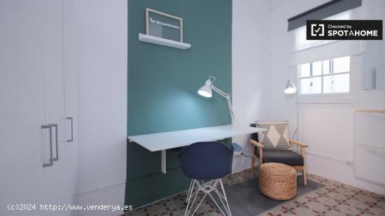 Habitación luminosa en piso de 5 dormitorios en Gràcia. - BARCELONA