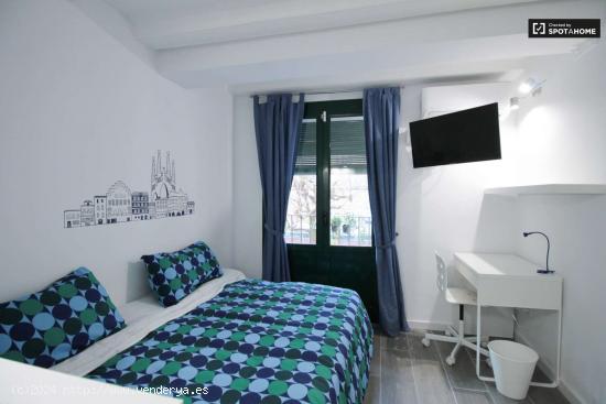  Acogedora habitación en alquiler en apartamento de 4 dormitorios en El Born. - BARCELONA 