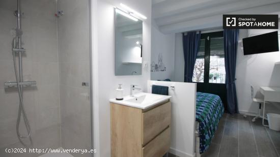 Acogedora habitación en alquiler en apartamento de 4 dormitorios en El Born. - BARCELONA