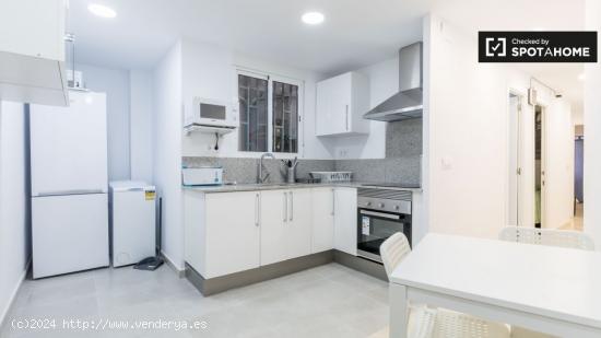 Habitación luminosa en alquiler en apartamento de 4 dormitorios en Poblats Marítims - VALENCIA