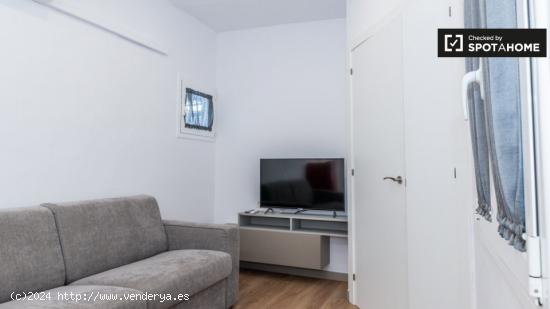 Acogedor apartamento de 1 dormitorio con aire acondicionado en alquiler cerca del metro en el centro