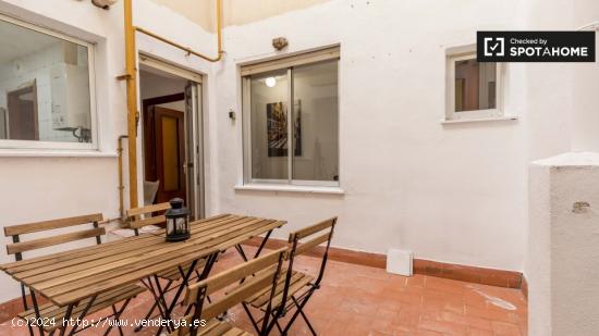 Encantadora habitación con cama individual en alquiler en Ciutat Vella - VALENCIA