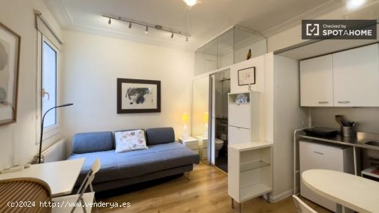 Adorable estudio en alquiler en Sarrià-Sant Gervasi - BARCELONA