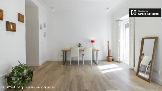 Elegante apartamento de 1 dormitorio en alquiler en Malasaña - MADRID