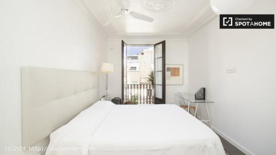 Habitación en piso de 3 dormitorios en el Eixample Dreta. - BARCELONA