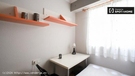 Habitación luminosa en alquiler en apartamento de 3 dormitorios en Mislata - VALENCIA