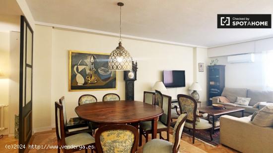 Apartamento de 3 dormitorios en alquiler en Cuatro Caminos, Madrid - MADRID