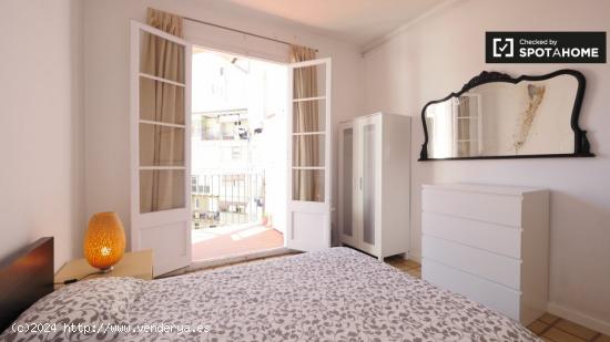 Encantadora habitación con cama doble en alquiler en Gràcia - BARCELONA