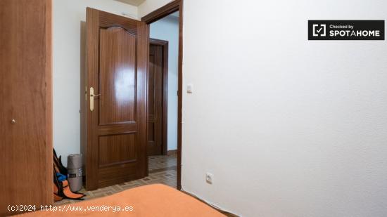 Acogedora habitación en apartamento de 2 dormitorios en Puente de Vallecas. - MADRID