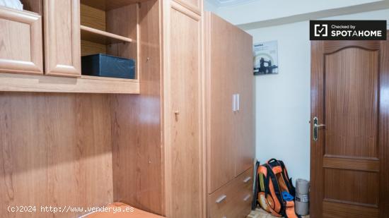 Acogedora habitación en apartamento de 2 dormitorios en Puente de Vallecas. - MADRID