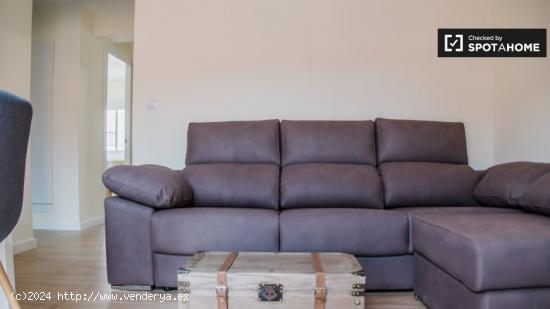 Apartamento de 4 dormitorios en alquiler en Quatre Carreres - VALENCIA