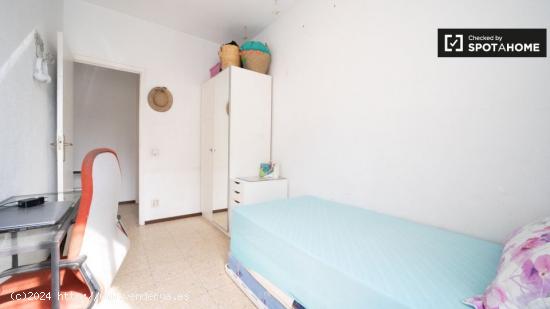 Habitación luminosa en alquiler en apartamento de 2 dormitorios en Tetuán. - MADRID