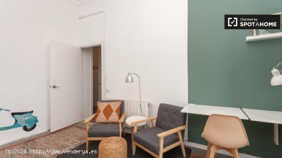 Habitación de moda para alquilar en un apartamento de 9 habitaciones en Gracia - BARCELONA