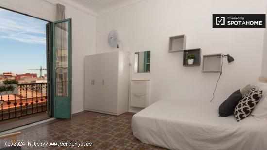 Habitación de moda para alquilar en un apartamento de 9 habitaciones en Gracia - BARCELONA