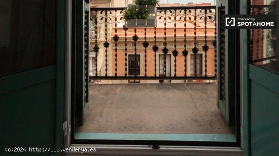 Habitación de moda para alquilar en un apartamento de 9 habitaciones en Gracia - BARCELONA