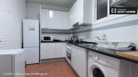 Acogedora habitación en alquiler en el apartamento de 7 dormitorios L'Esquerra de l'Eixample - BARC