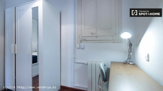 Bonita habitación en alquiler en el apartamento de 7 dormitorios L'Esquerra de l'Eixample - BARCELO