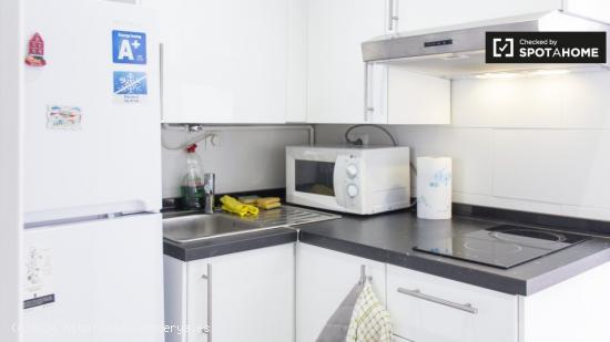 Tidy apartamento de 1 dormitorio en alquiler en Tetuán - MADRID