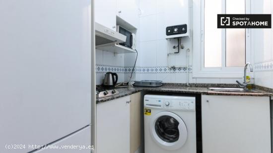 Acogedor piso de 4 habitaciones en alquiler cerca de La Rambla en el centro de El Raval - Solo estud