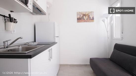 Elegante apartamento de 1 dormitorio en alquiler en Usera - MADRID