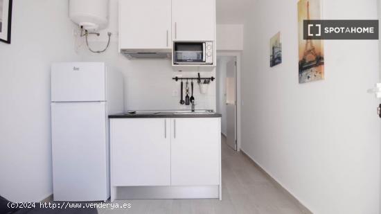 Elegante apartamento de 1 dormitorio en alquiler en Usera - MADRID