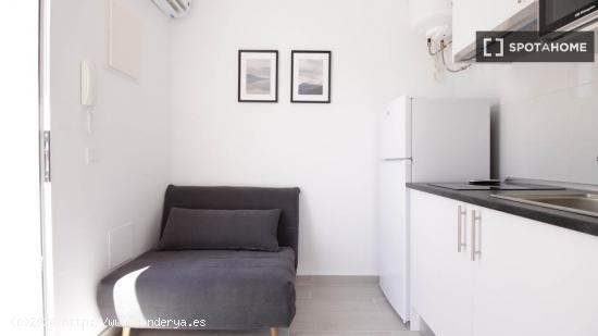 Elegante apartamento de 1 dormitorio en alquiler en Usera - MADRID