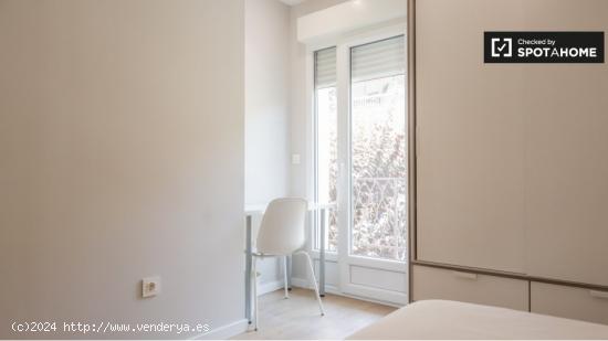 Se alquila habitación en piso de 5 dormitorios en Getafe, Madrid - MADRID