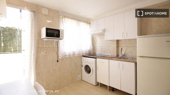 Bonito apartamento de 1 dormitorio en alquiler cerca de la Dehesa de la Villa en Valdezarza - MADRID