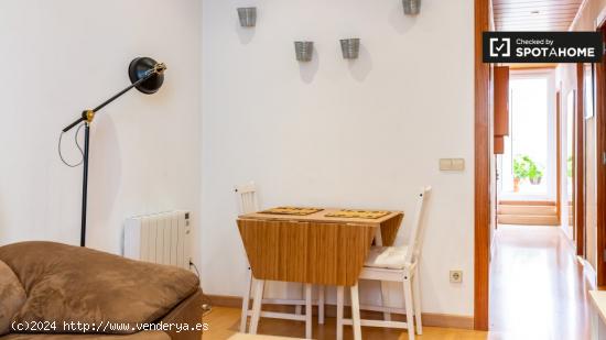 Apartamento de 3 dormitorios en alquiler en L'Hospitalet de Llobregat - BARCELONA