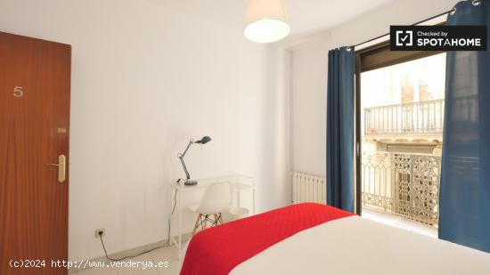 Elegante habitación en alquiler en el apartamento de 5 dormitorios en Barri Gòtic - BARCELONA