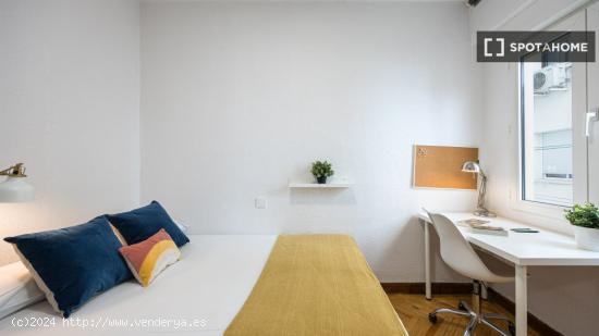 Habitación ordenada en el apartamento de 6 dormitorios en Retiro - MADRID