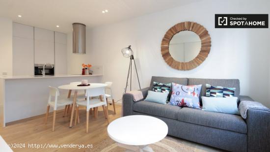 Hermoso apartamento de 1 dormitorio con balcón y aire acondicionado en alquiler en el centro de Gr