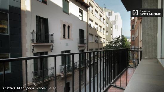 Hermoso apartamento de 1 dormitorio con balcón y aire acondicionado en alquiler en el centro de Gr