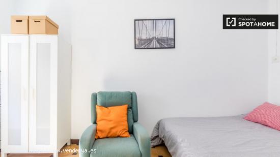 Habitación luminosa con cama matrimonial en alquiler en L'Amistat. - VALENCIA