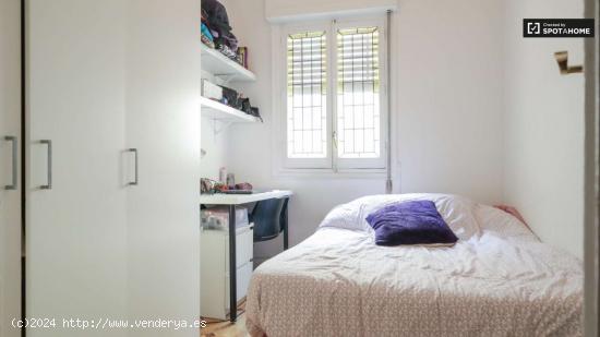  Habitaciones en apartamento de 5 dormitorios en Malasaña, Madrid - MADRID 