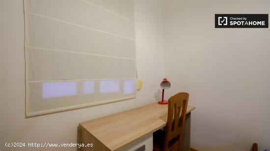 Acogedora habitación en alquiler en apartamento de 3 dormitorios en Camins al Grau - VALENCIA