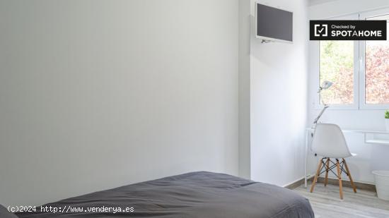 Habitación en piso de 5 dormitorios en Algirós, Valencia. - VALENCIA