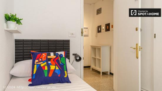 Acogedora habitación en alquiler en apartamento de 5 dormitorios en El Pla del Real - VALENCIA