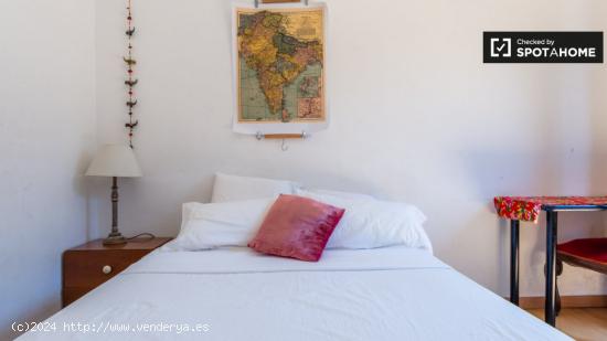 Habitación soleada en apartamento de 3 dormitorios en L'Esquerra de l'Eixample - BARCELONA