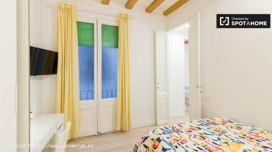 Moderna habitación en alquiler en apartamento de 4 dormitorios en Barri Gòtic - BARCELONA