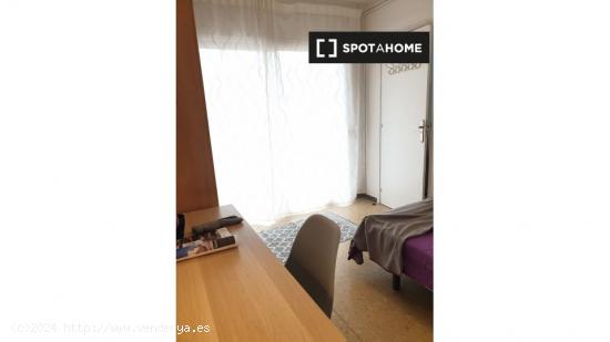 Bonita habitación con cama doble en alquiler en el Eixample - BARCELONA