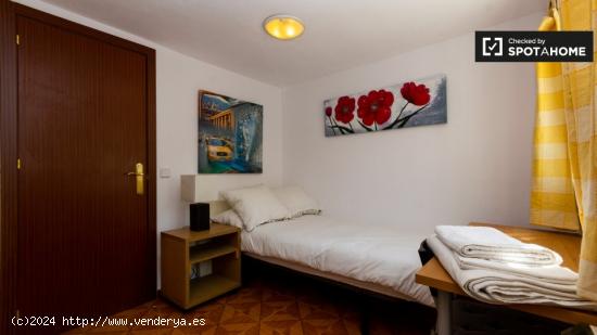 Acogedora habitación en alquiler en casa de 2 dormitorios en Puente de Vallecas - MADRID