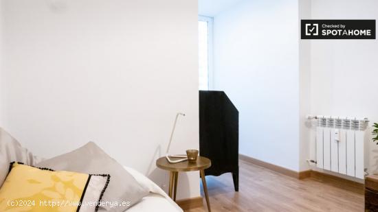 Acogedora habitación en alquiler en apartamento de 3 dormitorios en Retiro - MADRID