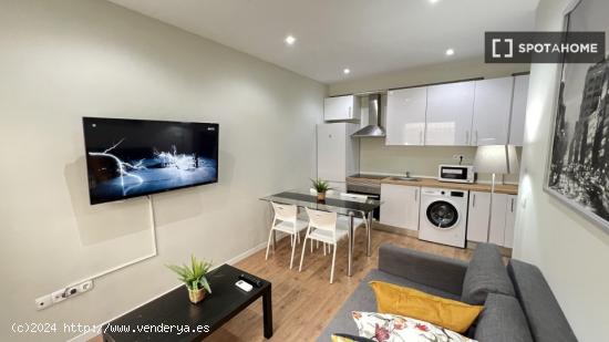 Elegante apartamento de 2 dormitorios en alquiler en Moncloa - MADRID